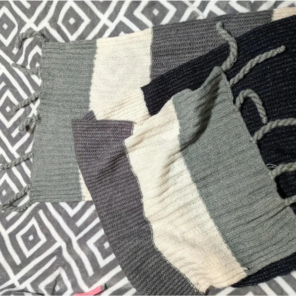 NWT Sonoma The Super Cozy Oblong Grey Combo Scarf